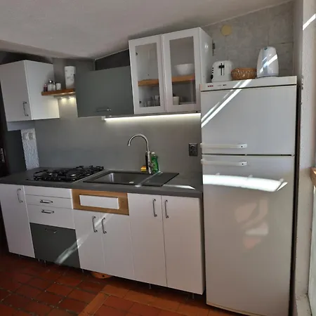 Mako Appartement Pisak